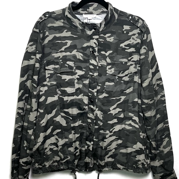 beachlunchlounge Jackets & Blazers - Beachlunchlounge Women's Lightweight Camo Jacket Utility Gorpcore Size Large